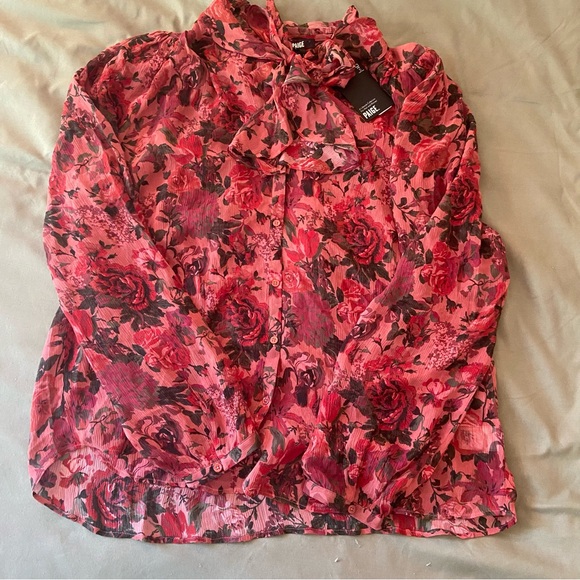 PAIGE Elynne Floral 100% silk tie-neck blouse - Picture 2 of 10